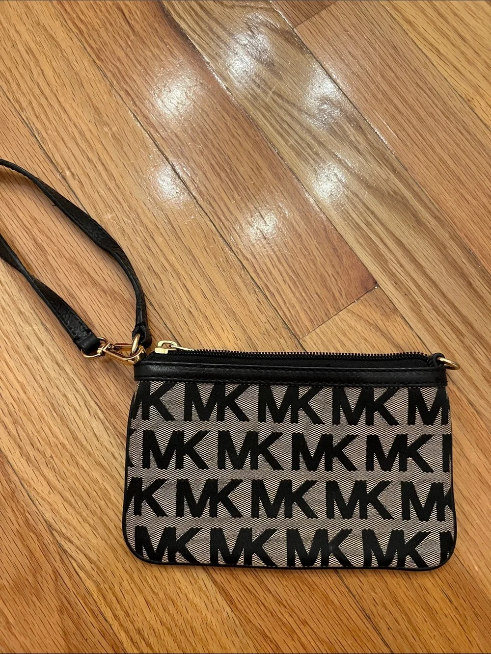 Michael Kors Wristlet